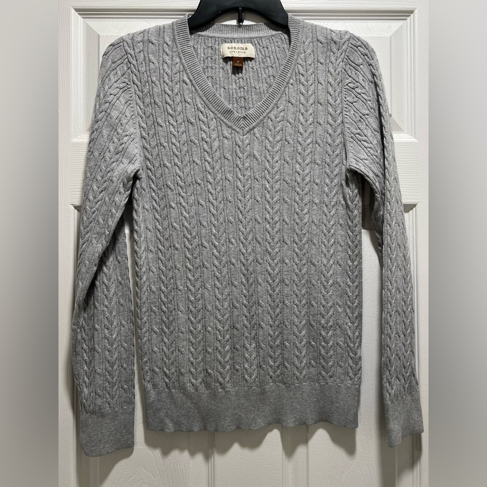 Sonoma Cable-Knit V-Neck Sweater in Light Gray